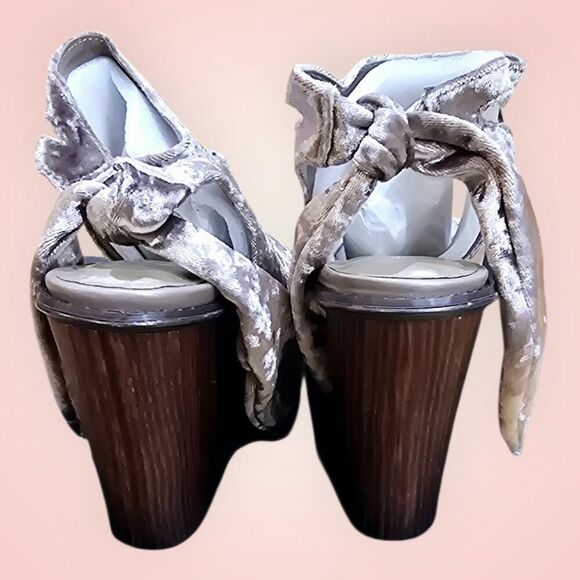 NIB Very Volatile Los Angeles Platform Sandels Shoes Kimbra Style Size 8 Taupe - Picture 5 of 12